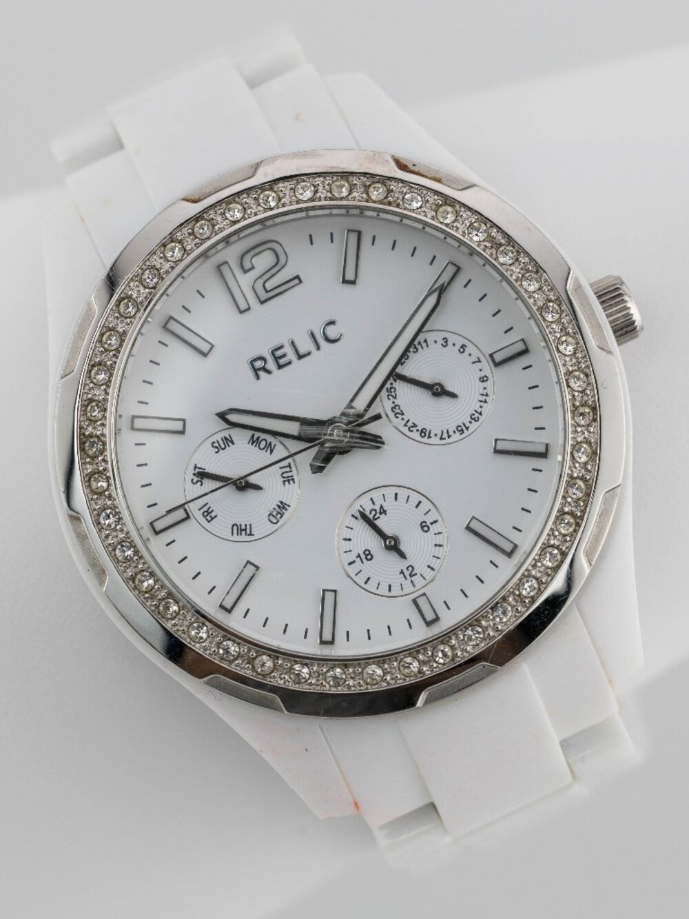 Relic ZR15551 Crystal Multifunction Quartz Analog Women's Watch New Battery